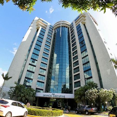 מנאוס Tropical Executive Hotel מראה חיצוני תמונה