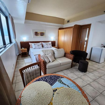 מנאוס Tropical Executive Hotel מראה חיצוני תמונה
